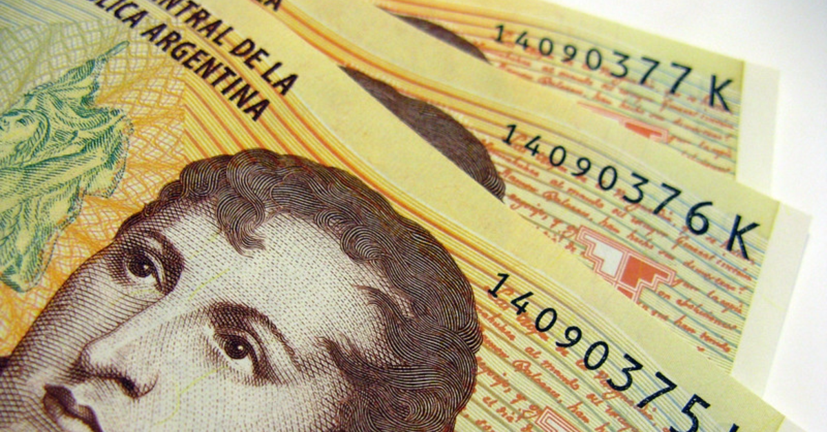 Argentine currency illustrating macroeconomic stability and poverty in Argentina